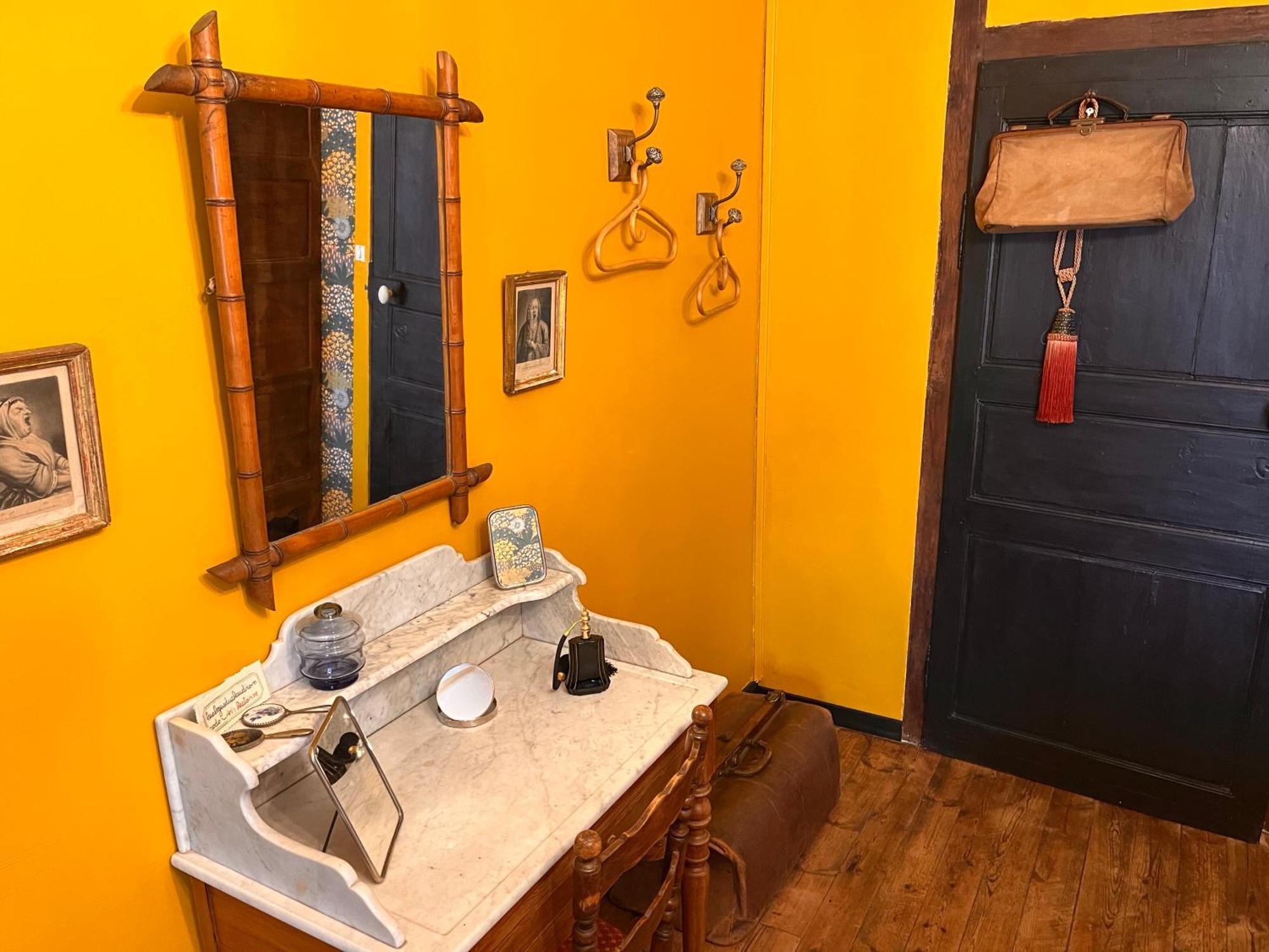 Les Loges Du Chaudron Bed & Breakfast La Chapelle-aux-Choux Bagian luar foto